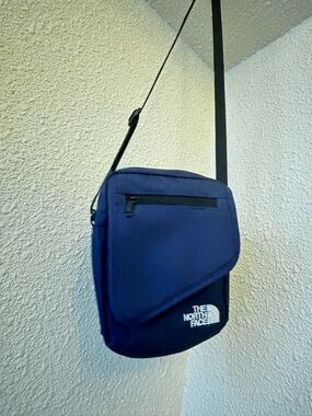 The North Face Navy Blue Men's Messenger Crossbody Bag